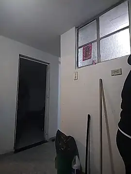 Snapshot of Shantey_Laurent chatting on 10-27-25, 09:35 Shantey Laurent online show from 10-27-25, 09:35