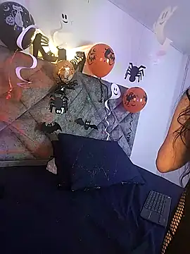 Snapshot of Shantey_Laurent chatting on 10-30-25, 12:28 Shantey Laurent online show from 10-30-25, 12:28