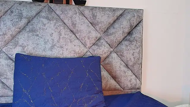 Snapshot of Shantey_Laurent chatting on 11-12-25, 02:39 Shantey Laurent online show from 11-12-25, 02:39