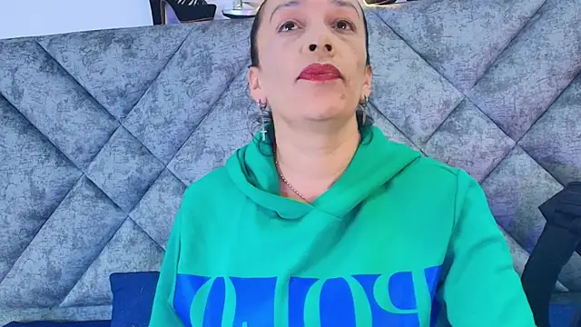 Snapshot of Shantey_Laurent chatting on 11-21-25, 12:26 Shantey Laurent online show from 11-21-25, 12:26