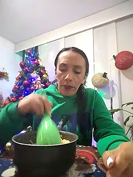 Snapshot of Shantey_Laurent chatting on 11-22-25, 12:42 Shantey Laurent online show from 11-22-25, 12:42