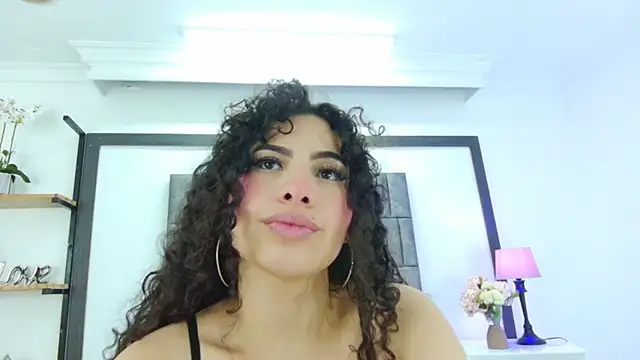 Skyler Fox  online show from 11-09-25, 07:56