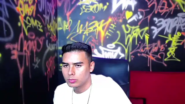 Snapshot of Matthewlodge chatting on 09-09-25, 01:21 Matthewlodge online show from 09-09-25, 01:21