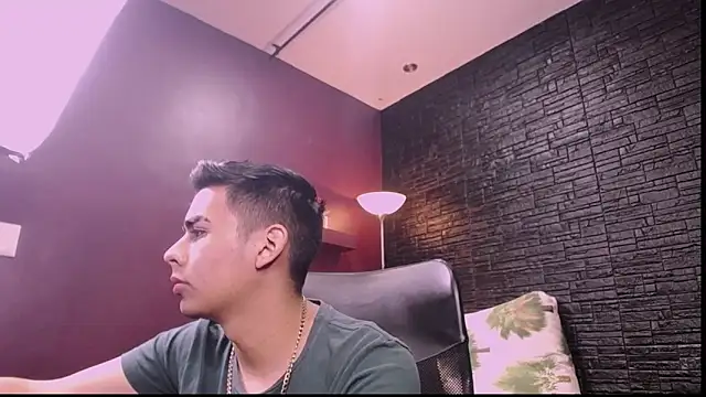 Snapshot of Matthewlodge chatting on 09-12-25, 01:11 Matthewlodge online show from 09-12-25, 01:11