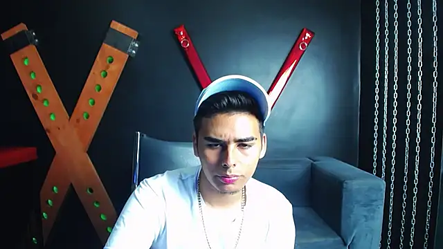 Snapshot of Matthewlodge chatting on 09-22-25, 01:13 Matthewlodge online show from 09-22-25, 01:13