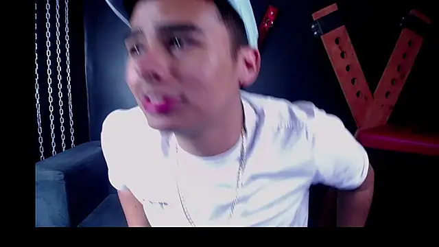 Snapshot of Matthewlodge chatting on 10-14-25, 01:12 Matthewlodge online show from 10-14-25, 01:12