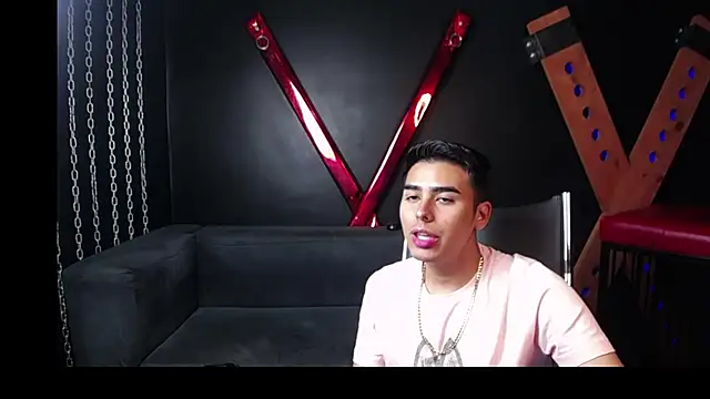 Snapshot of Matthewlodge chatting on 10-15-25, 01:00 Matthewlodge online show from 10-15-25, 01:00