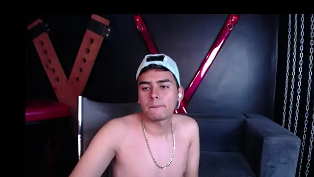 Snapshot of Matthewlodge chatting on 10-24-25, 02:02 Matthewlodge online show from 10-24-25, 02:02