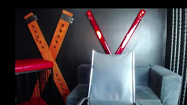 Snapshot of Matthewlodge chatting on 10-28-25, 01:14 Matthewlodge online show from 10-28-25, 01:14