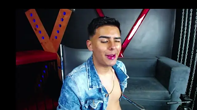 Snapshot of Matthewlodge chatting on 10-30-25, 04:19 Matthewlodge online show from 10-30-25, 04:19