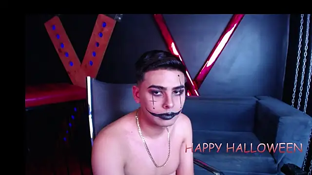 Snapshot of Matthewlodge chatting on 10-31-25, 03:02 Matthewlodge online show from 10-31-25, 03:02