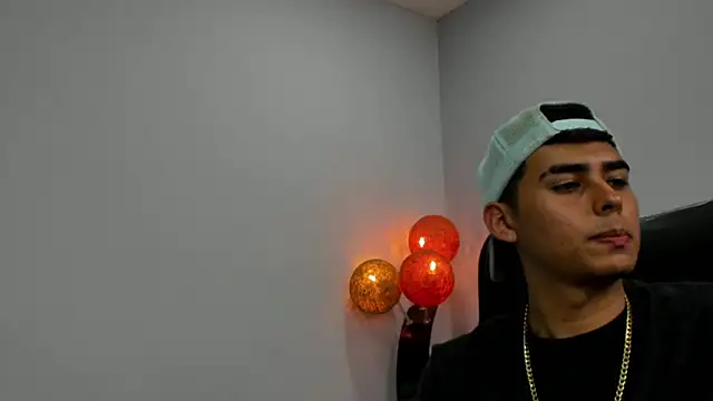 Snapshot of Matthewlodge chatting on 11-14-25, 01:48 Matthewlodge online show from 11-14-25, 01:48