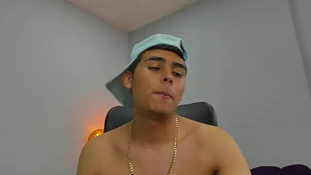 Snapshot of Matthewlodge chatting on 11-24-25, 03:12 Matthewlodge online show from 11-24-25, 03:12