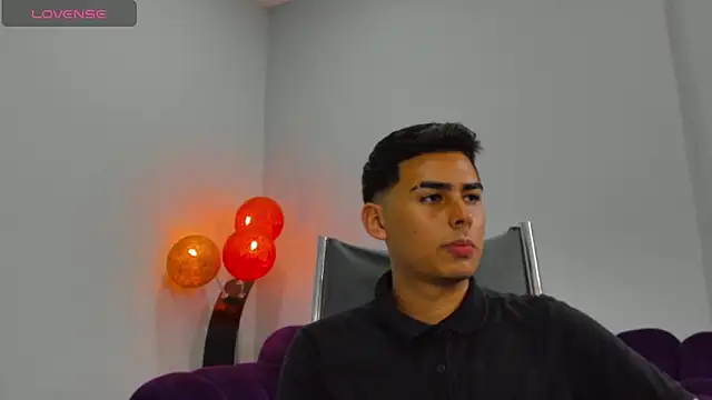 Snapshot of Matthewlodge chatting on 11-27-25, 04:20 Matthewlodge online show from 11-27-25, 04:20