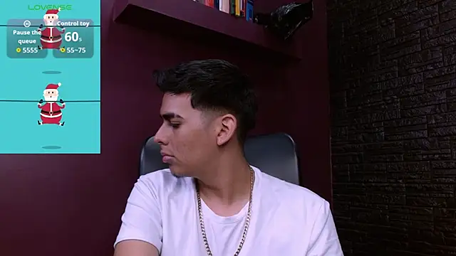 Snapshot of Matthewlodge chatting on 12-04-25, 03:54 Matthewlodge online show from 12-04-25, 03:54