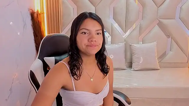 Snapshot of antonela_tp chatting on 10-07-25, 12:57 antonela tp online show from 10-07-25, 12:57