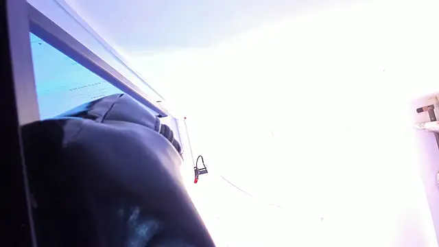 Sofia summers online show from 11-14-25, 04:00