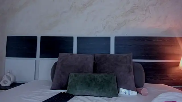 Snapshot of Susanna_Cute chatting on 10-27-25, 12:53 Susanna Cute online show from 10-27-25, 12:53