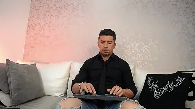 Snapshot of JuanKarloz_ chatting on 09-09-25, 01:54 JuanKarloz online show from 09-09-25, 01:54