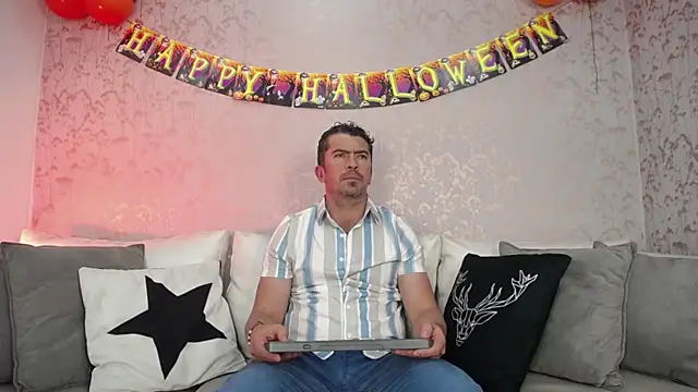 Snapshot of JuanKarloz_ chatting on 10-07-25, 01:52 JuanKarloz online show from 10-07-25, 01:52