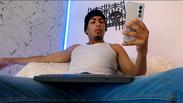 lorian vikel online show from 10-21-25, 09:26