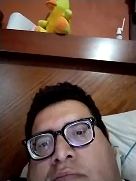 Santiagoqro85 online show from 10-25-25, 02:24