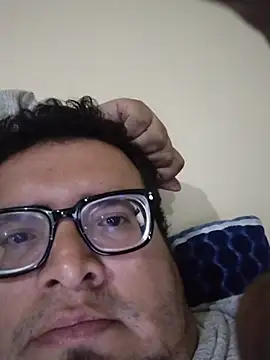 Santiagoqro85 online show from 02-04-26, 04:07