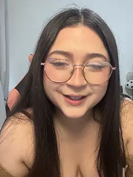 Snapshot of valentinauwu chatting on 07-23-26, 07:45 valentinauwu online show from 07-23-26, 07:45