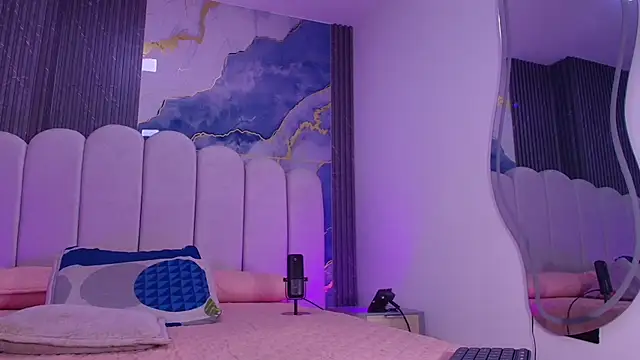 abbyrouss  online show from 06-18-26, 03:07