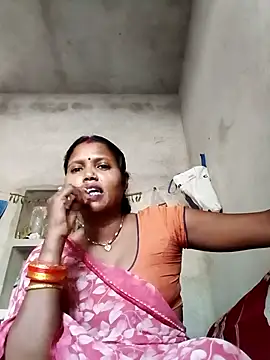 Snapshot of Cm_pooja chatting on 05-05-26, 11:29 Cm pooja online show from 05-05-26, 11:29