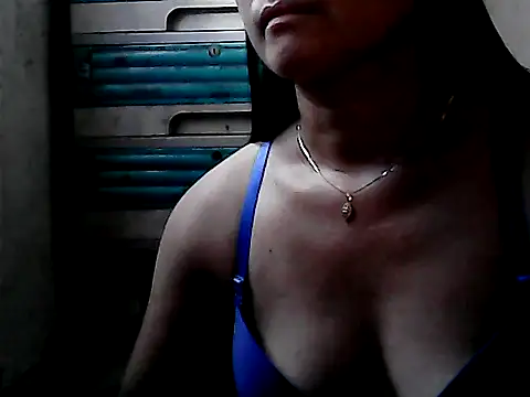 yoursPinayMama1682 online show from 10-24-25, 06:10