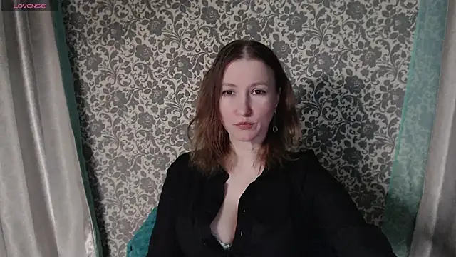 Snapshot of LesanaMagic chatting on 12-29-24, 06:49 LesanaMagic online show from 12-29-24, 06:49