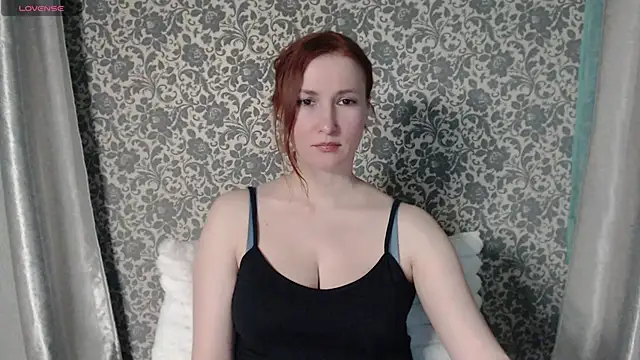 Snapshot of LesanaMagic chatting on 02-07-25, 08:31 LesanaMagic online show from 02-07-25, 08:31