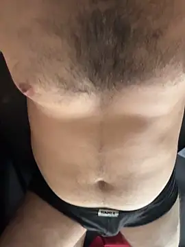 Snapshot of _Famous_ chatting on 09-17-25, 01:46 Famous online show from 09-17-25, 01:46