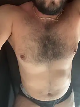 Snapshot of _Famous_ chatting on 09-25-25, 09:35 Famous online show from 09-25-25, 09:35