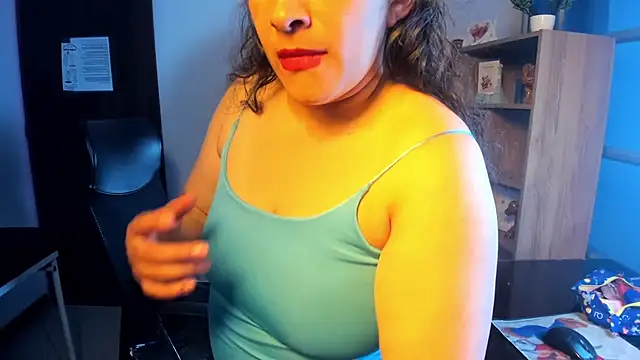 LeilaSmith  online show from 06-02-26, 11:45