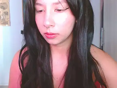 Snapshot of babyvavi chatting on 06-10-26, 01:21 babyvavi online show from 06-10-26, 01:21