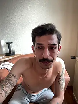 bisexevaa online show from 04-15-26, 07:26