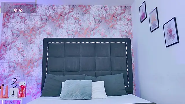 Snapshot of Luna_Riddle chatting on 10-03-25, 12:13 Luna Riddle online show from 10-03-25, 12:13