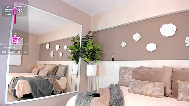 Snapshot of VictoriaShelby chatting on 11-15-25, 11:40 VictoriaShelby online show from 11-15-25, 11:40