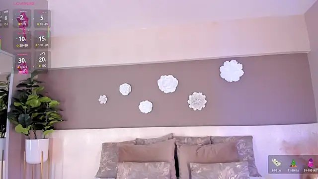 Snapshot of VictoriaShelby chatting on 11-24-25, 11:54 VictoriaShelby online show from 11-24-25, 11:54