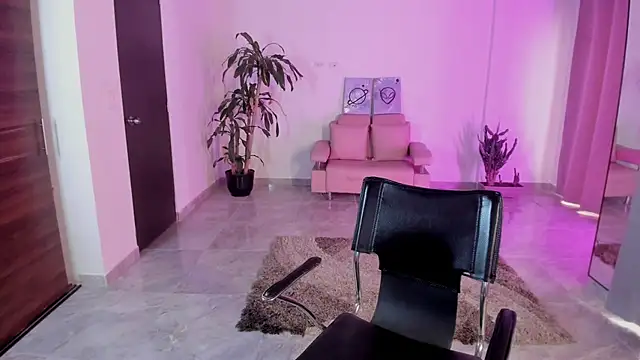 Candy fox 19 online show from 12-05-25, 06:48