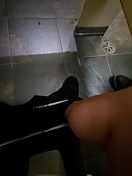 Snapshot of maxelbueno chatting on 09-30-25, 09:53 maxelbueno online show from 09-30-25, 09:53