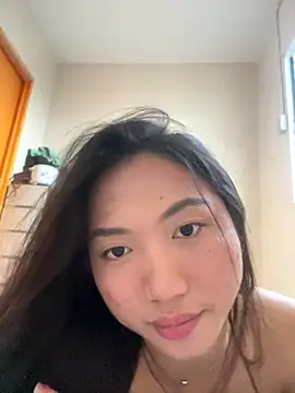 Snapshot of cassie_cakes chatting on 11-17-25, 08:31 cassie cakes online show from 11-17-25, 08:31