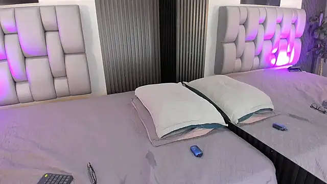 Snapshot of Gia-Malkova chatting on 09-28-25, 08:20 Gia-Malkova online show from 09-28-25, 08:20