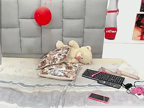 Snapshot of salome33x chatting on 09-30-25, 03:39 salome33x online show from 09-30-25, 03:39