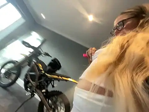 petitelucyXoxx online show from 06-19-26, 07:28