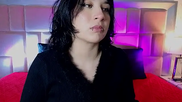 Snapshot of RobinBennett chatting on 07-02-26, 12:00 RobinBennett online show from 07-02-26, 12:00