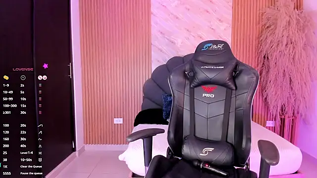 ashly moonn online show from 10-06-25, 03:09