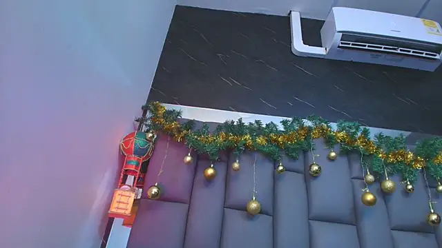 kissme luna online show from 12-17-25, 07:09